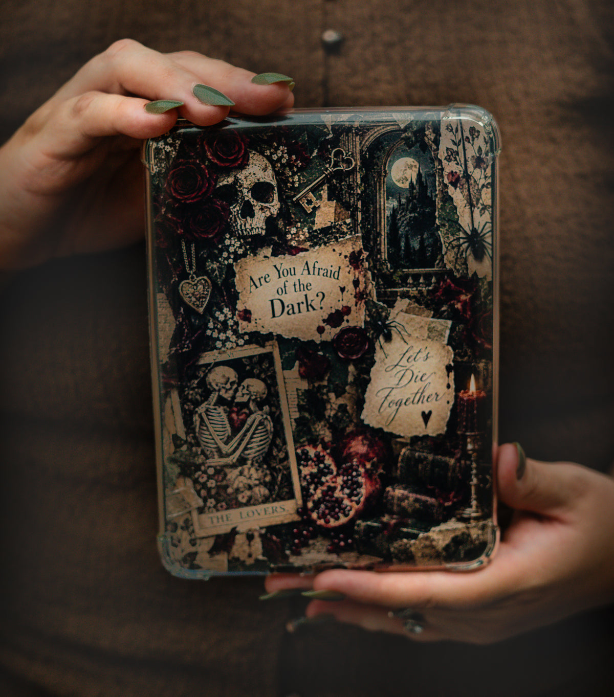 Are You Afraid of the Dark? | Spooky Kindle Insert